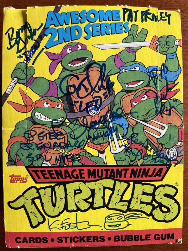 Teenage Mutant Ninja Turtles Wax boxes, series 1 and series 2 signed and sketched by Kevin Eastman, and signed by original cast members (7). - Image 3